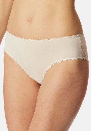 Beige katoenen hipsterondergoed met kanten rand langs de tailleband en zijkant, voorzien van een gladde textuur en een klassiek ontwerp.
