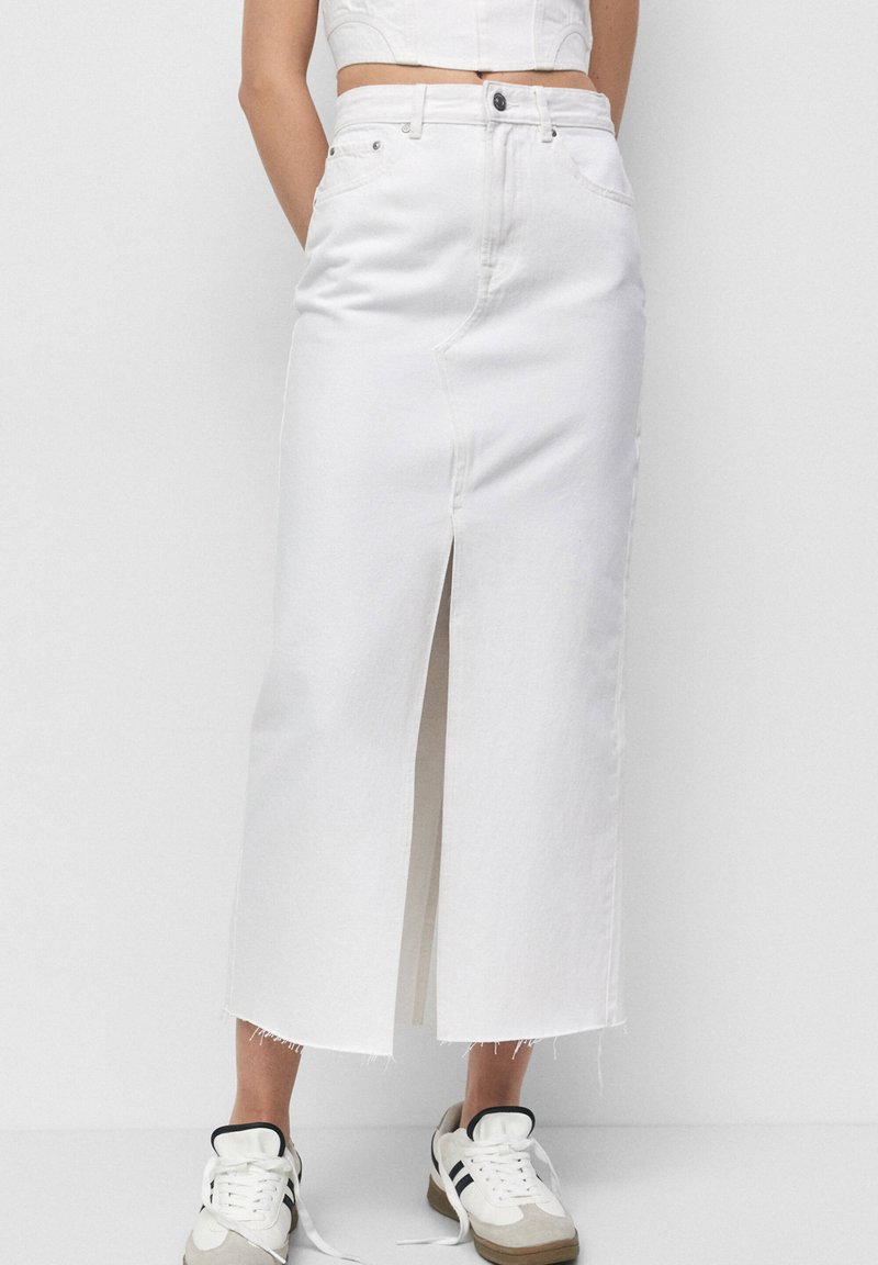 PULL&BEAR LONG DENIM SKIRT Tygbyxor white/vit Zalando.se