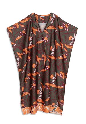 Kaftan s kvetinovým vzorom v olivovo zelenej farbe, zdobený oranžovými a bielymi kvetmi. Voľný, prúdiaci dizajn s okrúhlym výstrihom a krátkymi rukávmi.