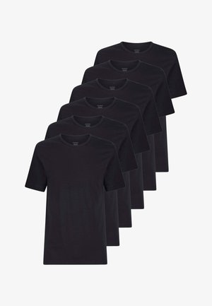 T-shirt nere in cotone con scollo classico a girocollo e maniche corte, disposte in fila, caratterizzate da una texture liscia e senza motivi.