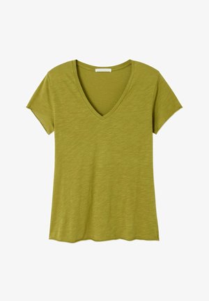Lühikeste varrukatega oliiviroheline V-kaelusega T-särk, millel on kergelt tekstureeritud kangas ja istuv, vabaaja stiil.