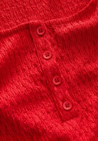 Unselected, red