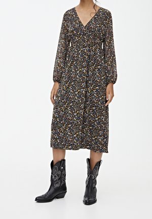 PULL&BEAR, Robe de jour - black