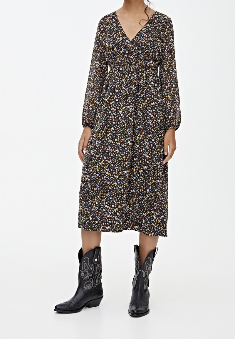 PULL&BEAR Robe de jour - black