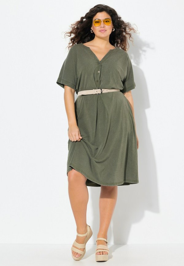 COLD DYED SHORT SLEEVE SPLIT NECK - Jerseykleid