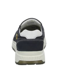 Marineblaue Sneakers mit weißen Akzenten, ausgestattet mit einem strukturierten Rücken, gepolsterten Sohlen und einem abgerundeten Design. Einfache Stichdetails sichtbar.