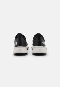 The North Face ALTAMESA UNISEX - Chaussures de marche - tnf black/asphalt grey