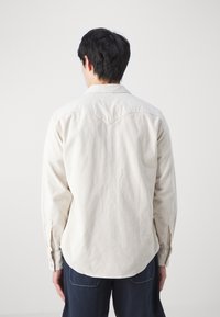 Levi's® BARSTOW WESTERN STANDARD - Camisa - white onyx