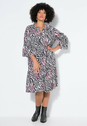 ZEBRAMUSTER MIT NEONDRUCK, 3/4-ÄRMEL, VOLANTS - Blousejurk - snow white