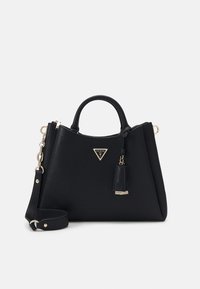 Černá kabelka z texturovaného materiálu s trojúhelníkovým logem, zlatými detaily a odnímatelným střapečkem. Součástí jsou krátké i dlouhé popruhy.