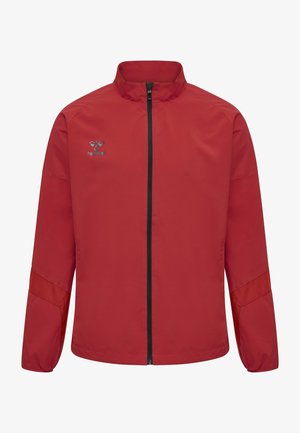 Rød letvægtsjakke lavet af glat stof, med høj krave, fuld frontlynlås og sorte detaljer langs lynlåsen og ærmerne.