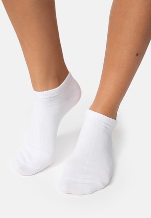 White ankle socks made of cotton blend, featuring a ribbed cuff, smooth texture, and rounded toe. No patterns or additional accents.