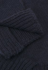Thumbnail Image 3