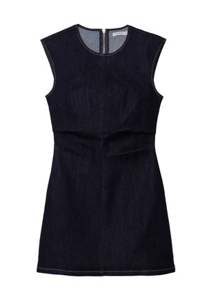 Robe sans manches en denim foncé avec un corsage ajusté et une jupe évasée. Présente une fermeture à glissière dans le dos et de simples détails de couture.