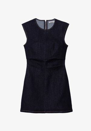 Donkerdenim mouwloos dress met een getailleerde bovenkant en een uitlopend rokje. Heeft een rits aan de achterkant en eenvoudige stikdetails.