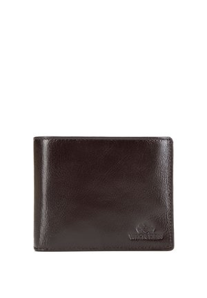 Portafoglio bifold in pelle marrone scuro con logo Wittchen in rilievo nell'angolo in basso a destra, mostrato chiuso su sfondo bianco.