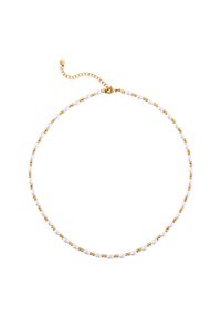 Naszyjnik z koralików z białymi owalnymi koralikami przeplatanymi małymi złotymi metalowymi akcentami, zapinany na złoty łańcuszek z regulowanym zapięciem.
