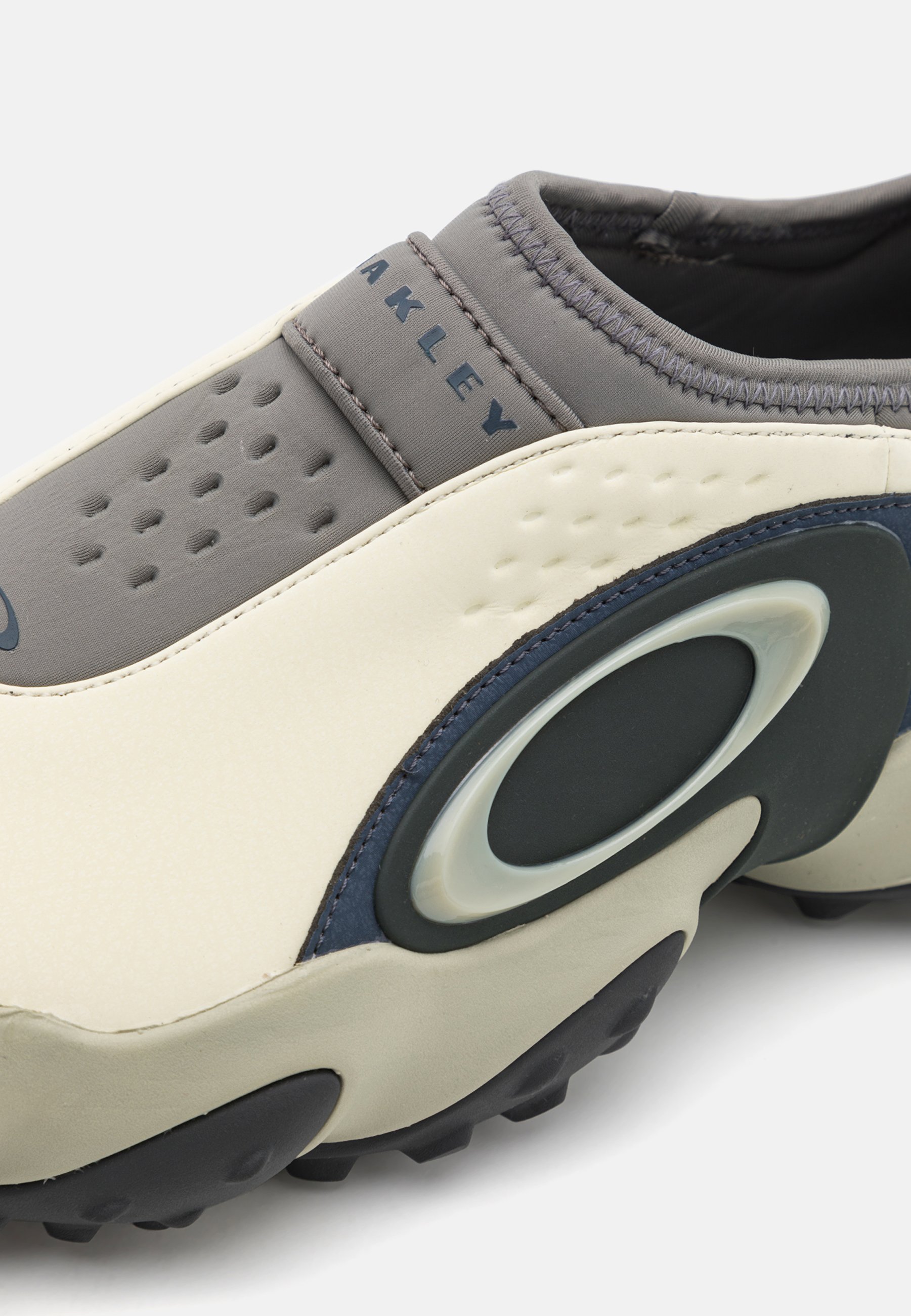 大人気 ☆OAKLEY☆ EDGE ICON CREAM NAVY Oakley EDGE ICON - Golf shoes - cream/navy/white - Zalando.co.uk