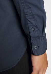 AllSaints HAWTHORNE SHIRT - Camisa - deep space blue