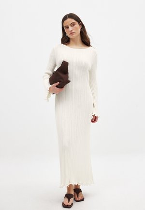 ROUND NECK FRILL MAXI - Gebreide jurk - offwhite