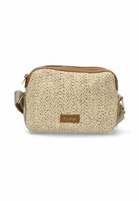 Bolso beige tejido hecho de fibras naturales, con un zipper y acentos de cuero marrón, y una pequeña correa ajustable.