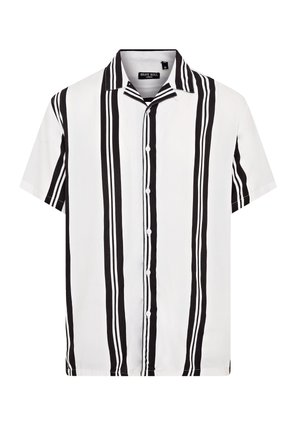 Camisa de manga corta en blanco y negro, con atrevidas rayas verticales y un cierre frontal de botones. Fabricada con un tejido suave y ligero.