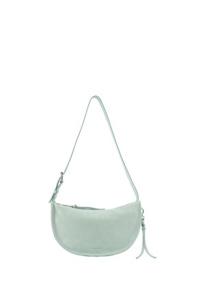 Sac à bandoulière en cuir bleu clair en forme de demi-lune avec sangle ajustable et fermeture éclair avec pompon.