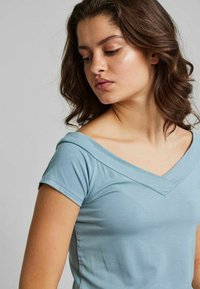 Pieces PCMALIVA OFF SHOULDER V NECK - T-shirt - bas - tourmaline