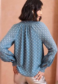Love & Roses V NECK  - Bluza - blue metallic