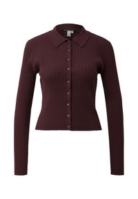 Ribbeliger burgunderfarbener Cardigan mit tailliertem Design, langen Ärmeln, Kragen und vorderem Knopfverschluss. Texturiertes Material mit gleichmäßigen vertikalen Linien.