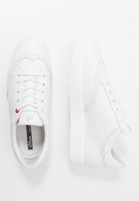 s.Oliver Trainers - white