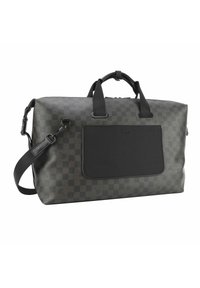 Sac de sport à carreaux noirs avec des accents en cuir, fermeture éclair et une poche avant. Bandoulière ajustable et doubles poignées supérieures.