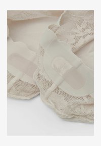 Seleccionado, nude