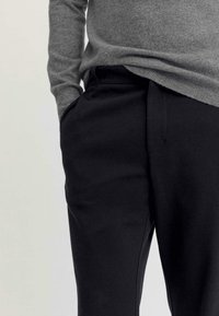 hessnatur SMART RELAXED - Chino - schwarz