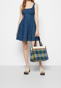 STAUD Farkkumekko - blue denim