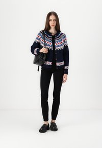 BDG Urban Outfitters BOXY FAIR ISLE - Ζακέτα - navy