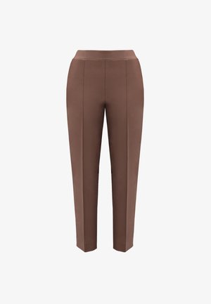 Hnědé zúžené kalhoty s vysokým pasem, vyrobené z hladkého materiálu. Obsahují široké sklady na přední straně pro zvýraznění struktury.