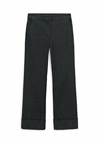Pantalon en denim foncé à coupe droite, avec poches latérales et revers retroussés. Texture lisse avec un motif de couleur unie.