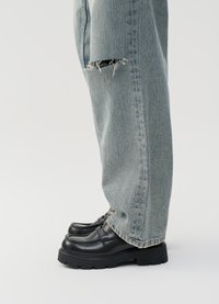 Thumbnail Image 3