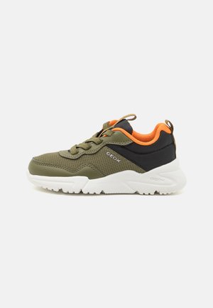 LOFTUS BOY - Trainers - military/black