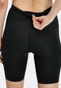 On MOVEMENT - Retuusid - black
