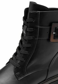 Marco Tozzi Plateaustiefelette - black nappa