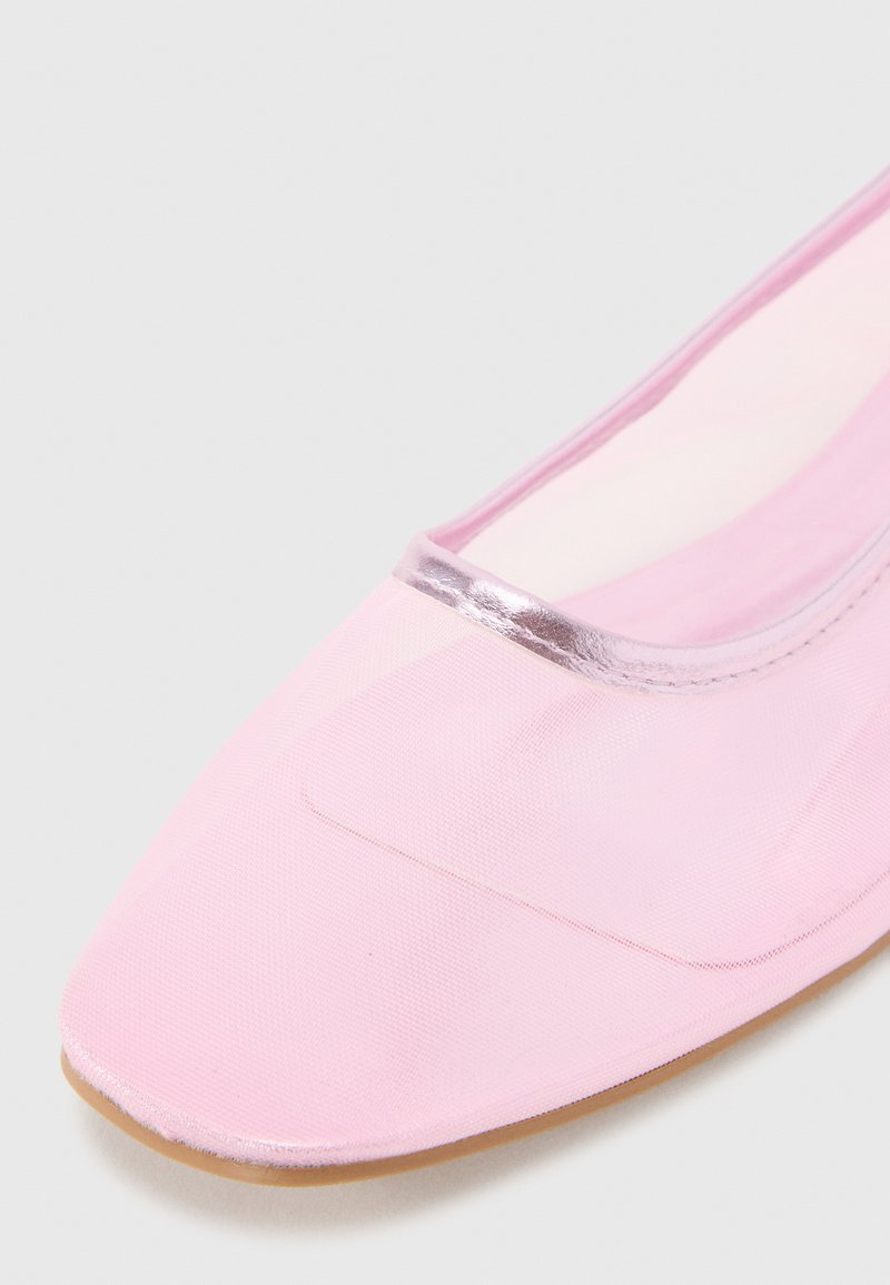 Ballerines Roses Semelle Blanche - Taille 40 - Occasion Très Bon état