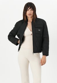 Guess MAELICE BUTTONS FLARE PANT - Pantaloni - muted stone