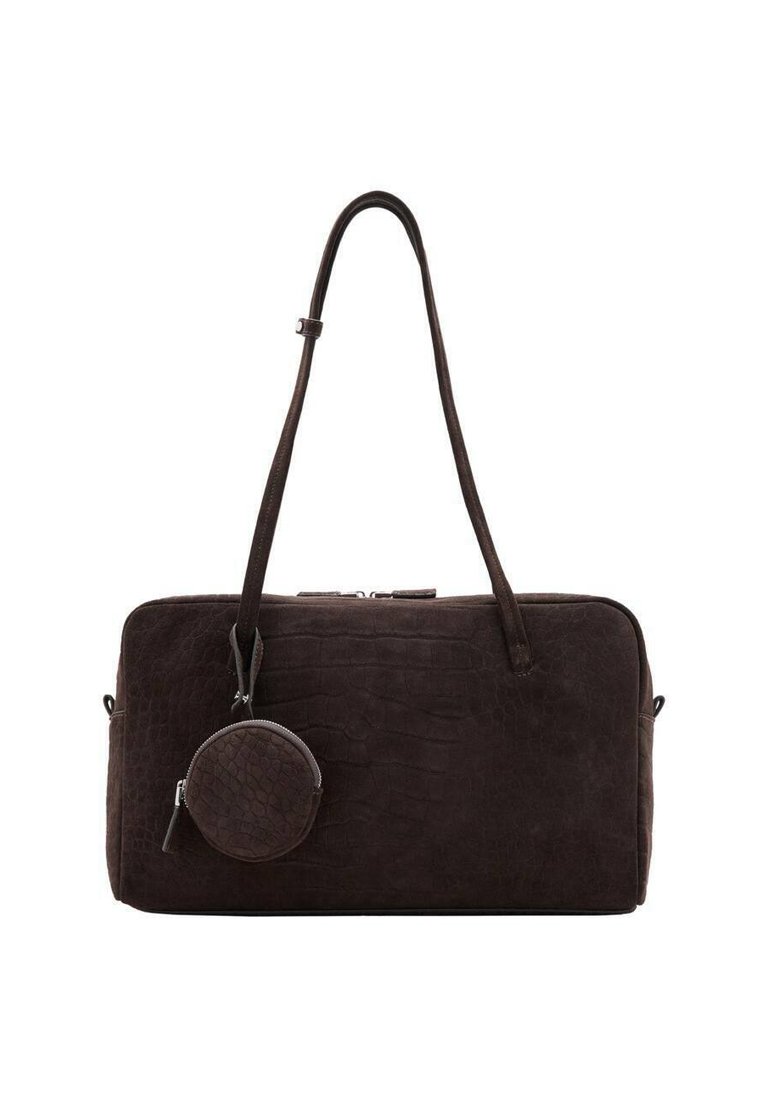 Bolso de ante marrón oscuro con cierre de cremallera, dos asas y una bolsa redonda de monedas desmontable adjunta. Diseño rectangular texturizado.