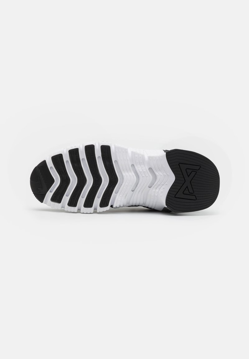 metcon 4 black and white