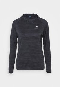 Felpa con cappuccio a maniche lunghe di colore grigio scuro, realizzata in un tessuto leggero e testurizzato. Presenta un collo con cordino, una vestibilità slim e un piccolo logo bianco sul petto.