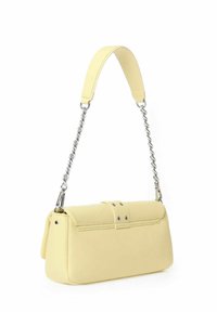 Borsa a spalla in ecopelle gialla con superficie liscia, chiusura a scatto, accessori in argento e tracolla a catena.