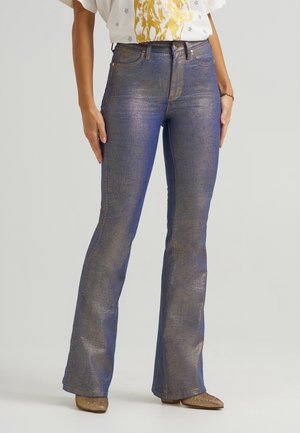 Wrangler WRANGLER X LAINEY WILSON FLARE - Vaqueros a campana - glitter