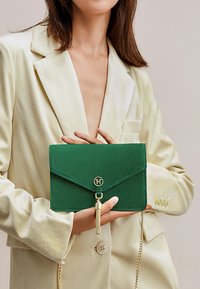 Victoria Hyde BELLA - Borsa a tracolla - gruen